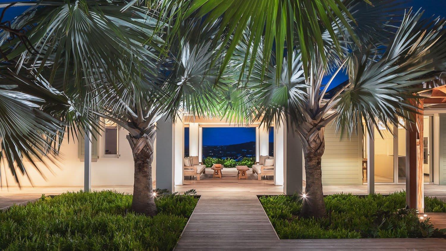 Ideally located Prestigious Villa