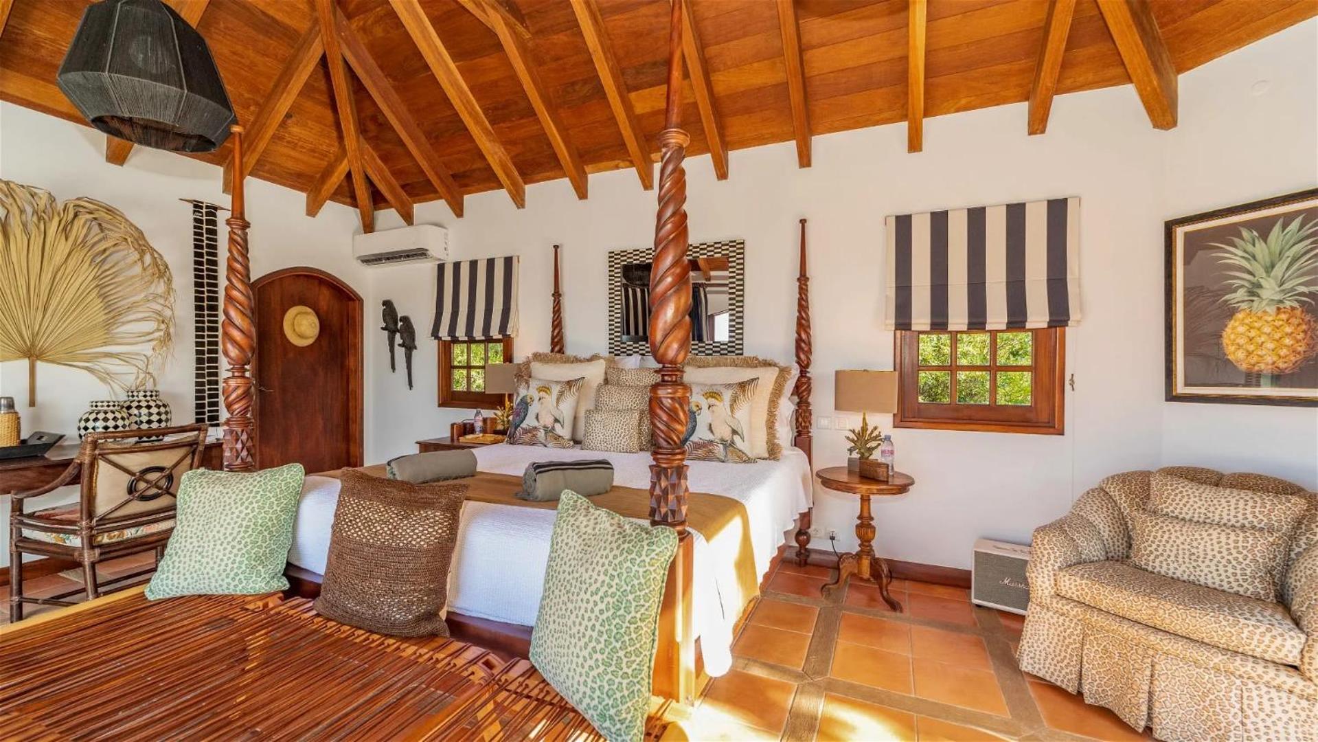 Beautiful Five-bedroom Villa In Petite Saline
