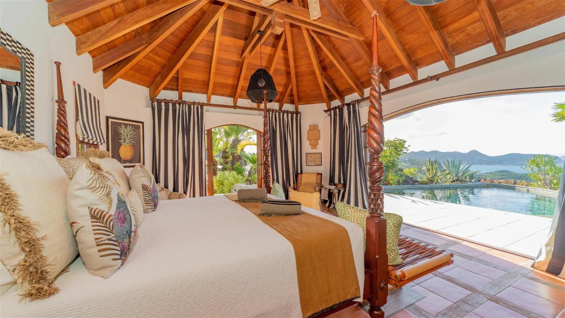 Beautiful Five-bedroom Villa In Petite Saline