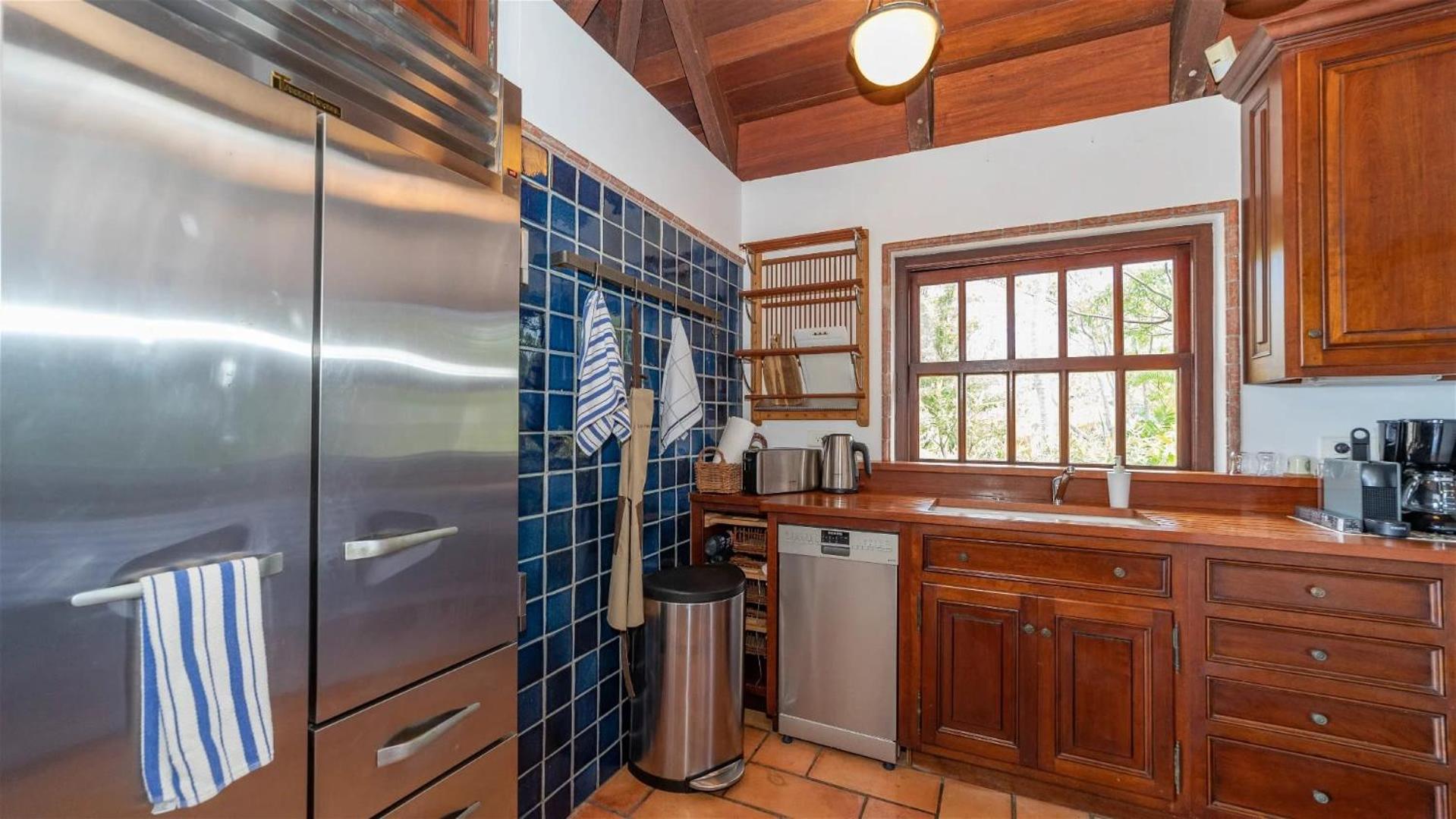 Beautiful Five-bedroom Villa In Petite Saline