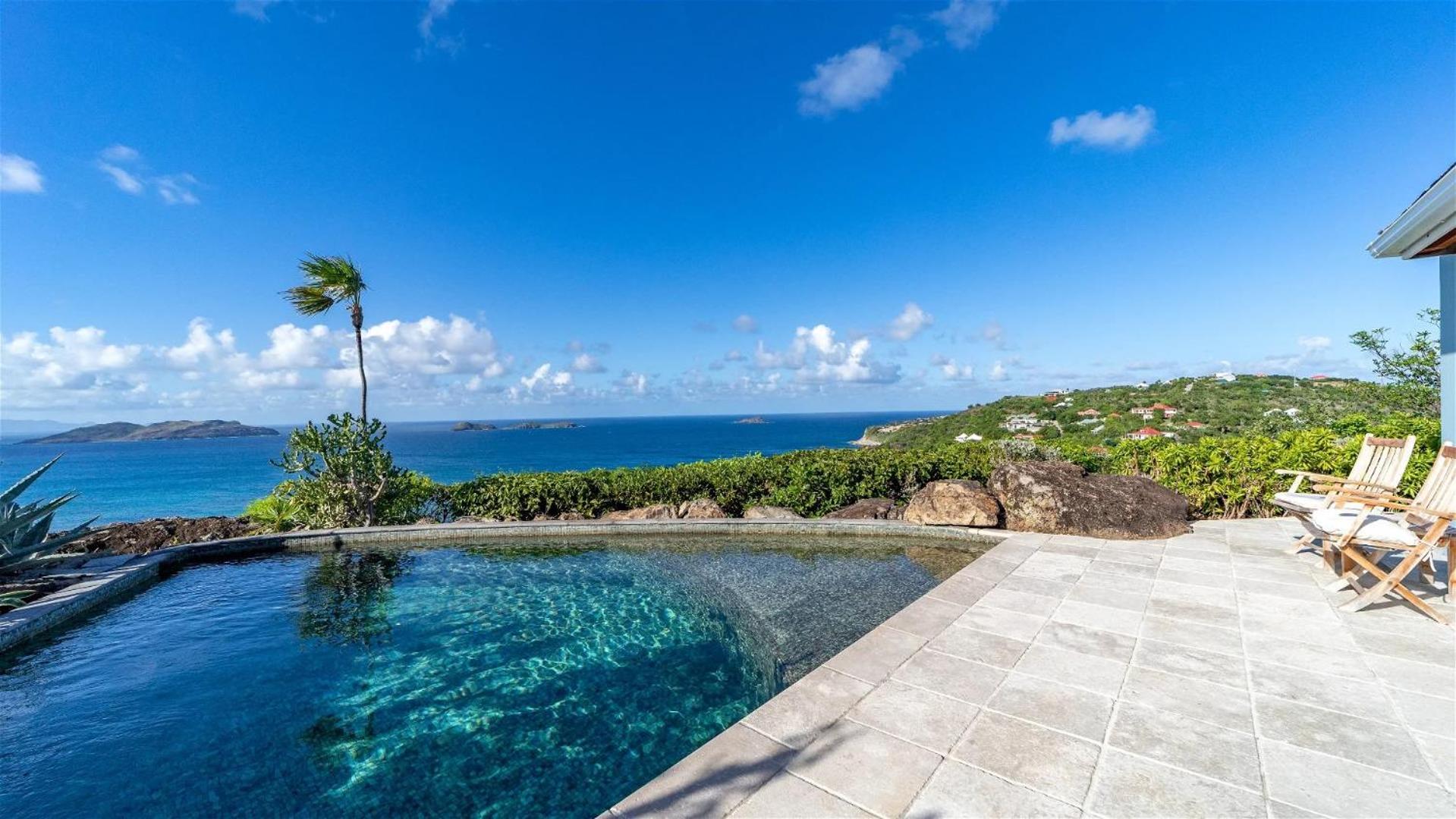 Beautiful Five-bedroom Villa In Petite Saline