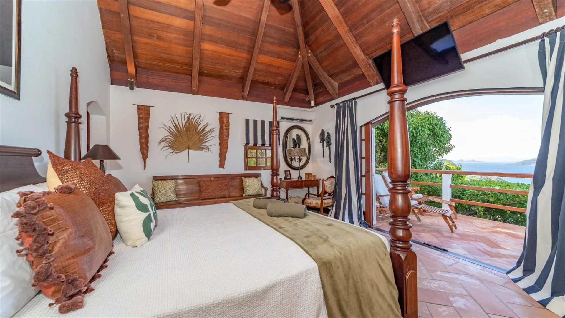 Beautiful Five-bedroom Villa In Petite Saline