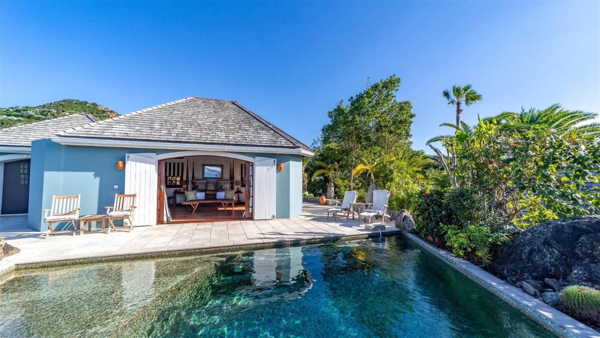 Beautiful Five-bedroom Villa In Petite Saline