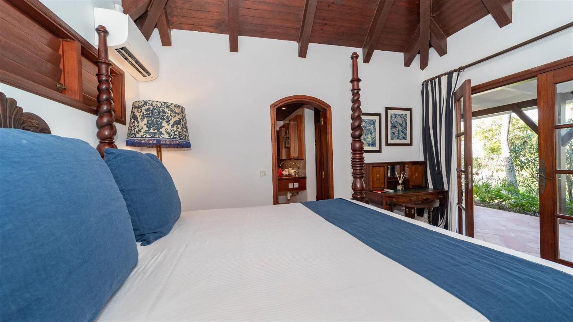 Beautiful Five-bedroom Villa In Petite Saline