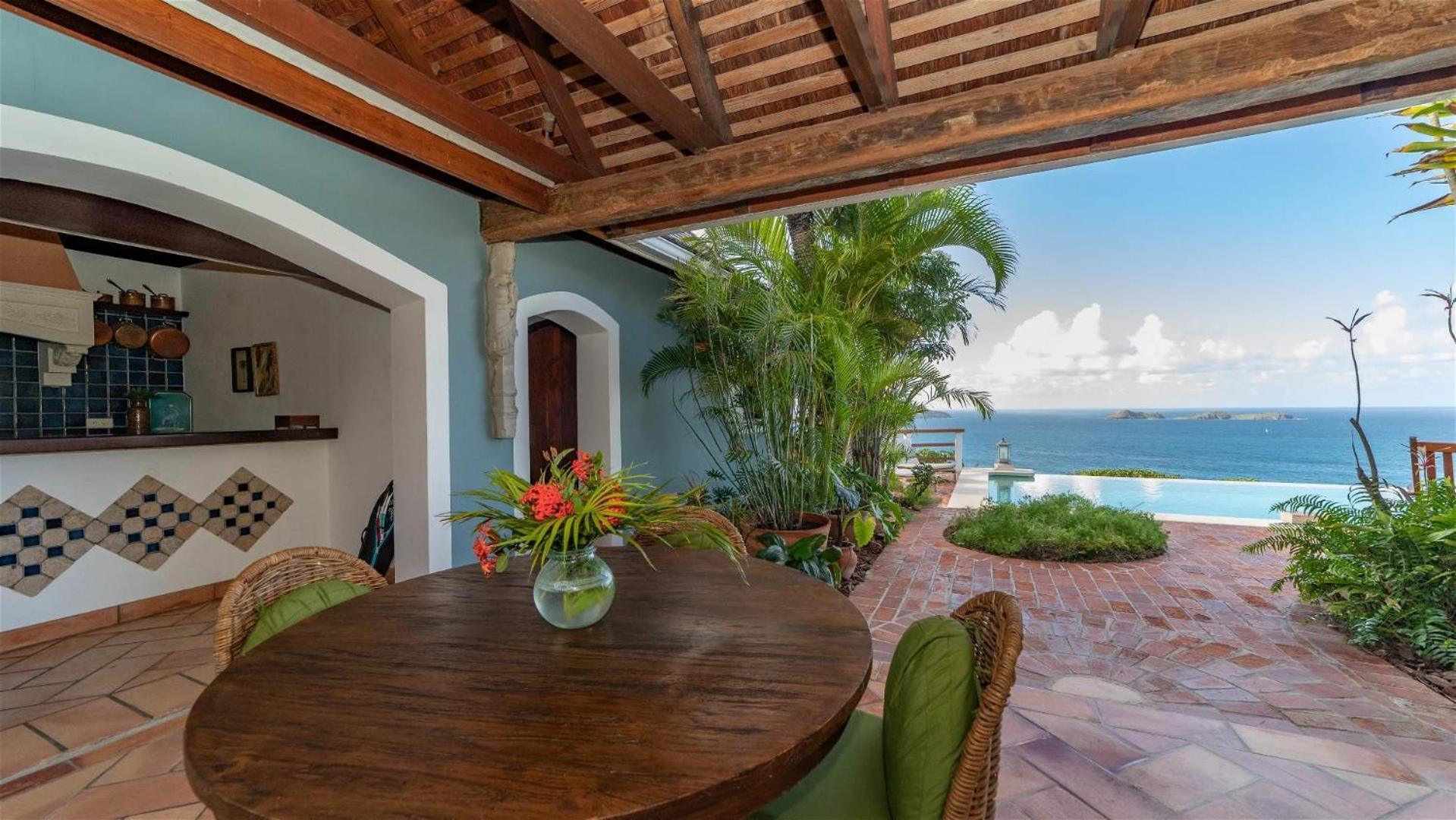 Beautiful Five-bedroom Villa In Petite Saline