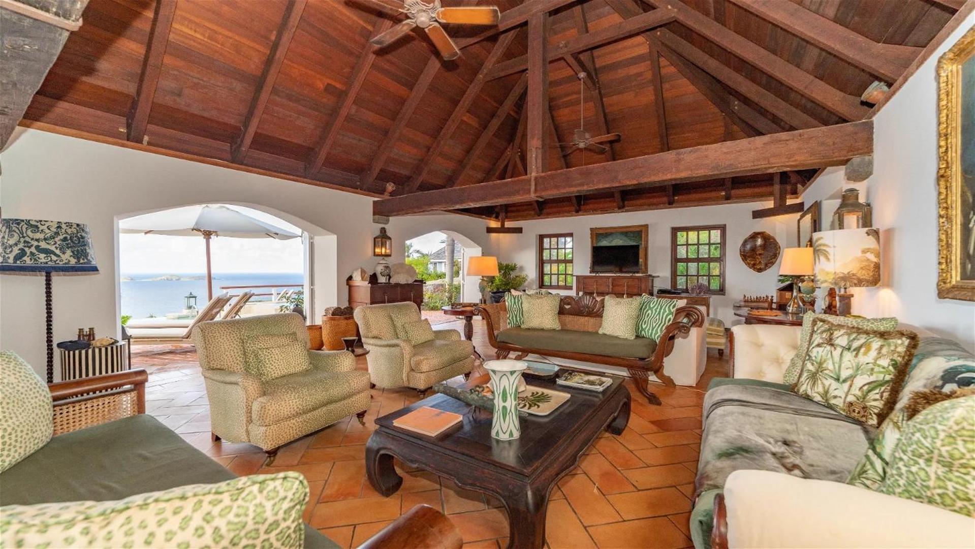 Beautiful Five-bedroom Villa In Petite Saline