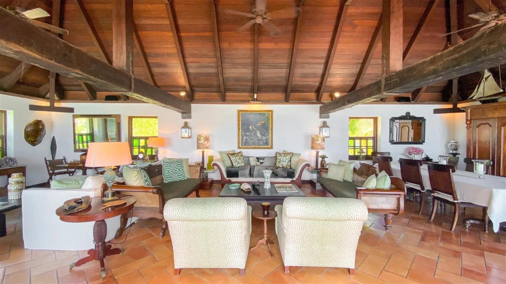 Beautiful Five-bedroom Villa In Petite Saline