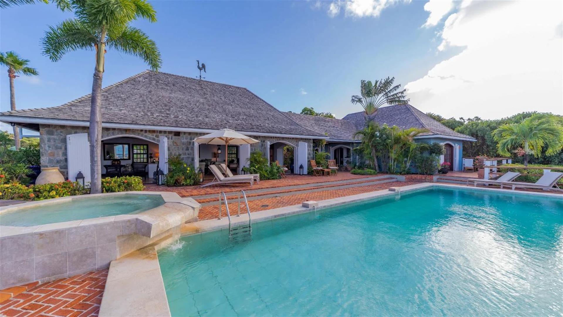 Beautiful Five-bedroom Villa In Petite Saline