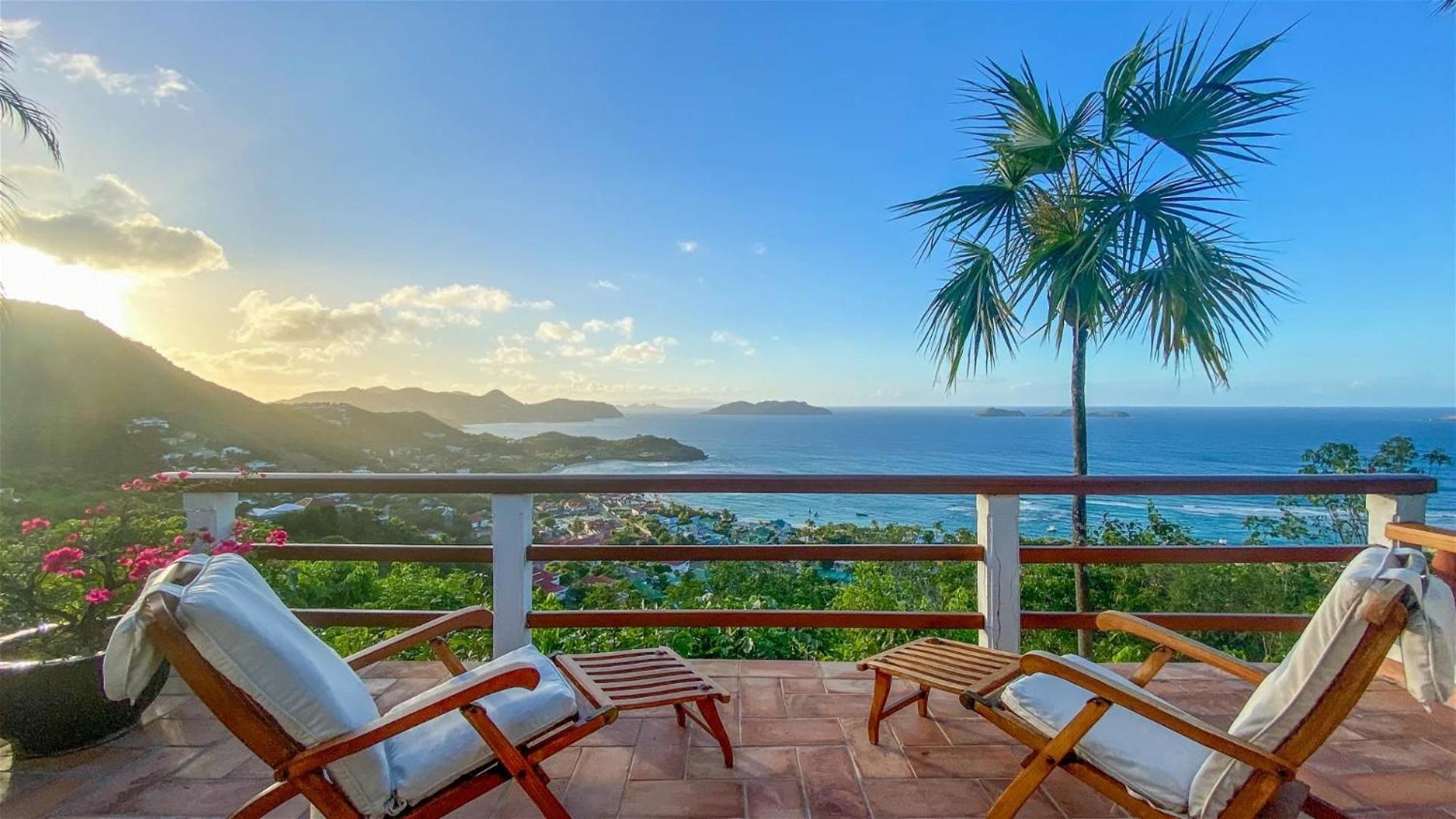 Beautiful Five-bedroom Villa In Petite Saline