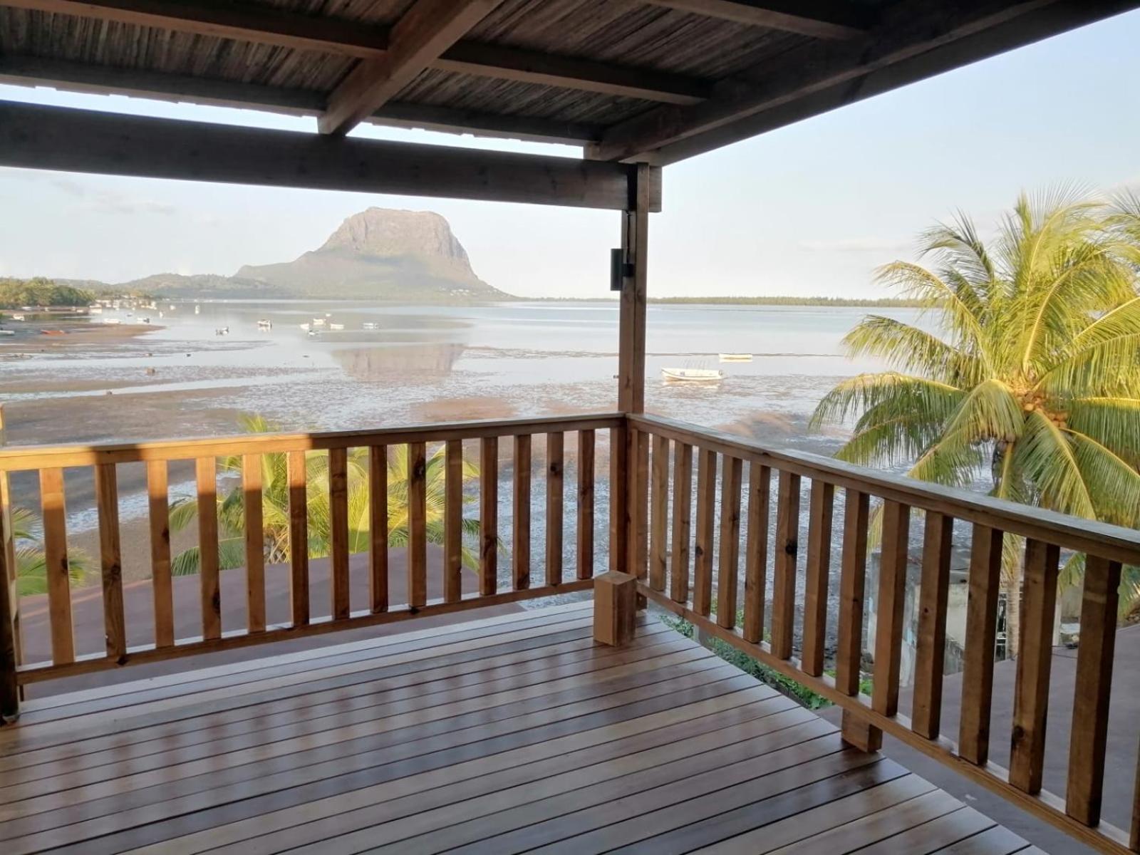 Oceanfront Le Morne Brabant view photo 4