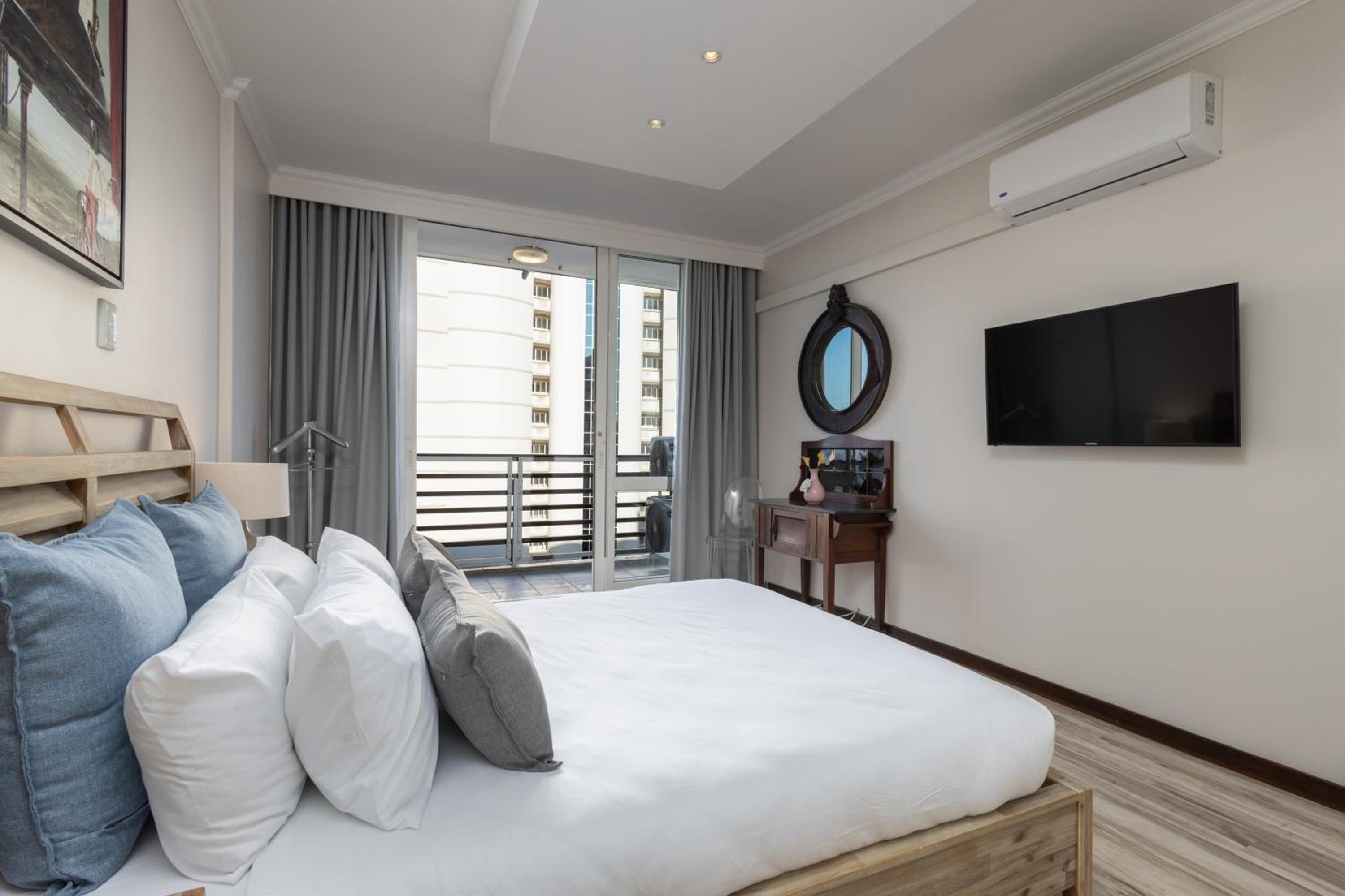 402 Lighthouse Mall - by Stay in Umhlanga view 4