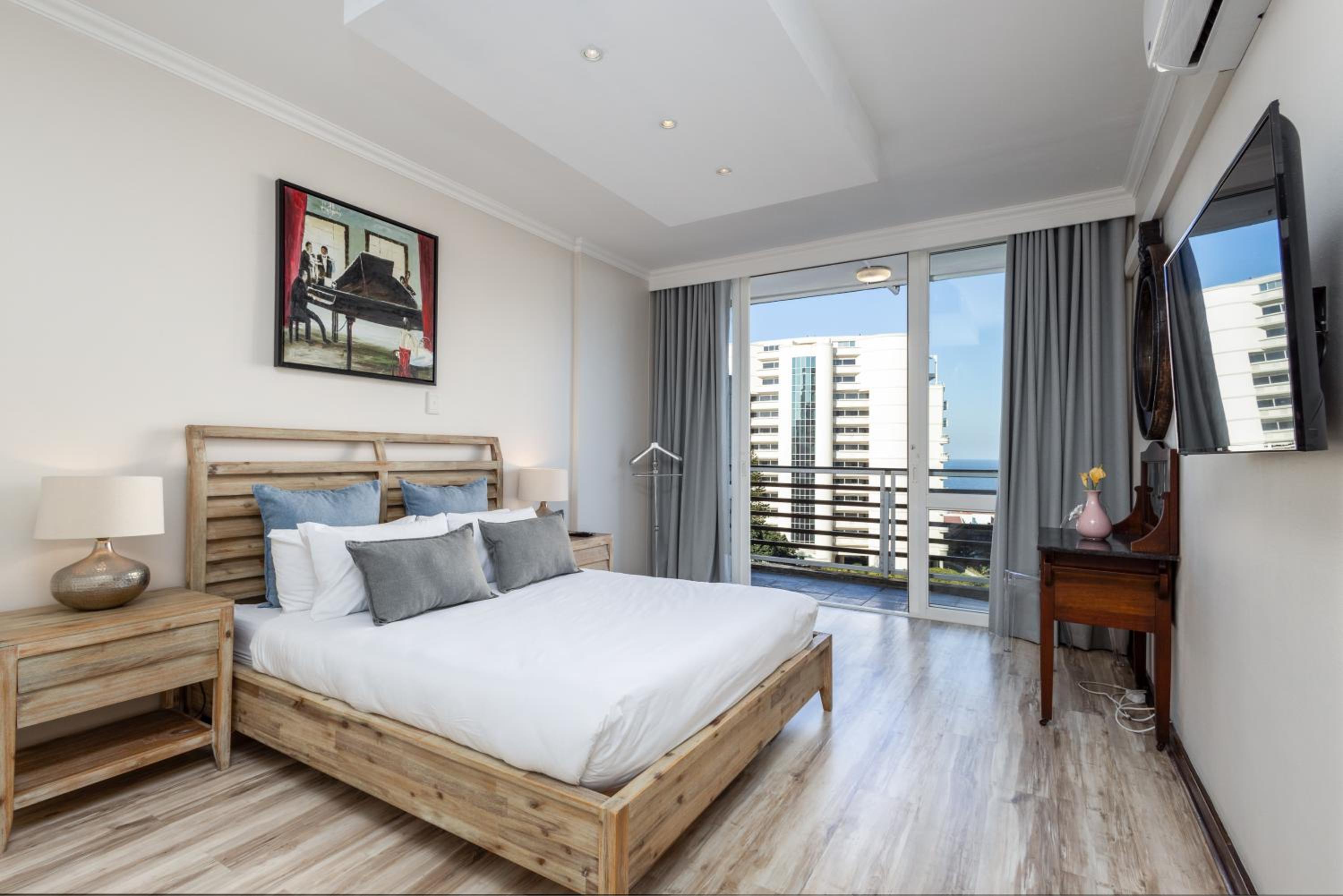 402 Lighthouse Mall - by Stay in Umhlanga view 3