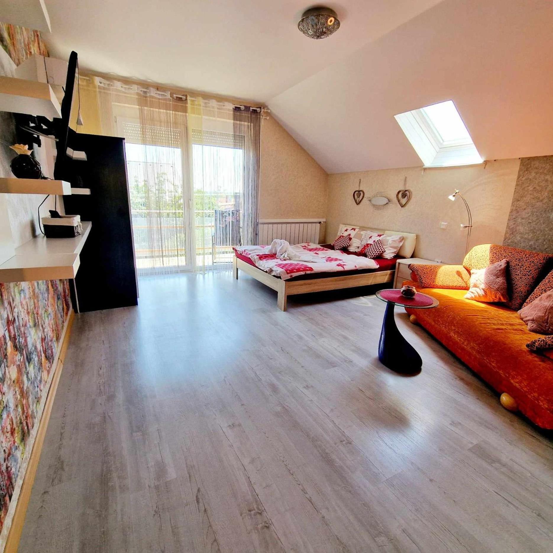 Kiwi Apartmanház