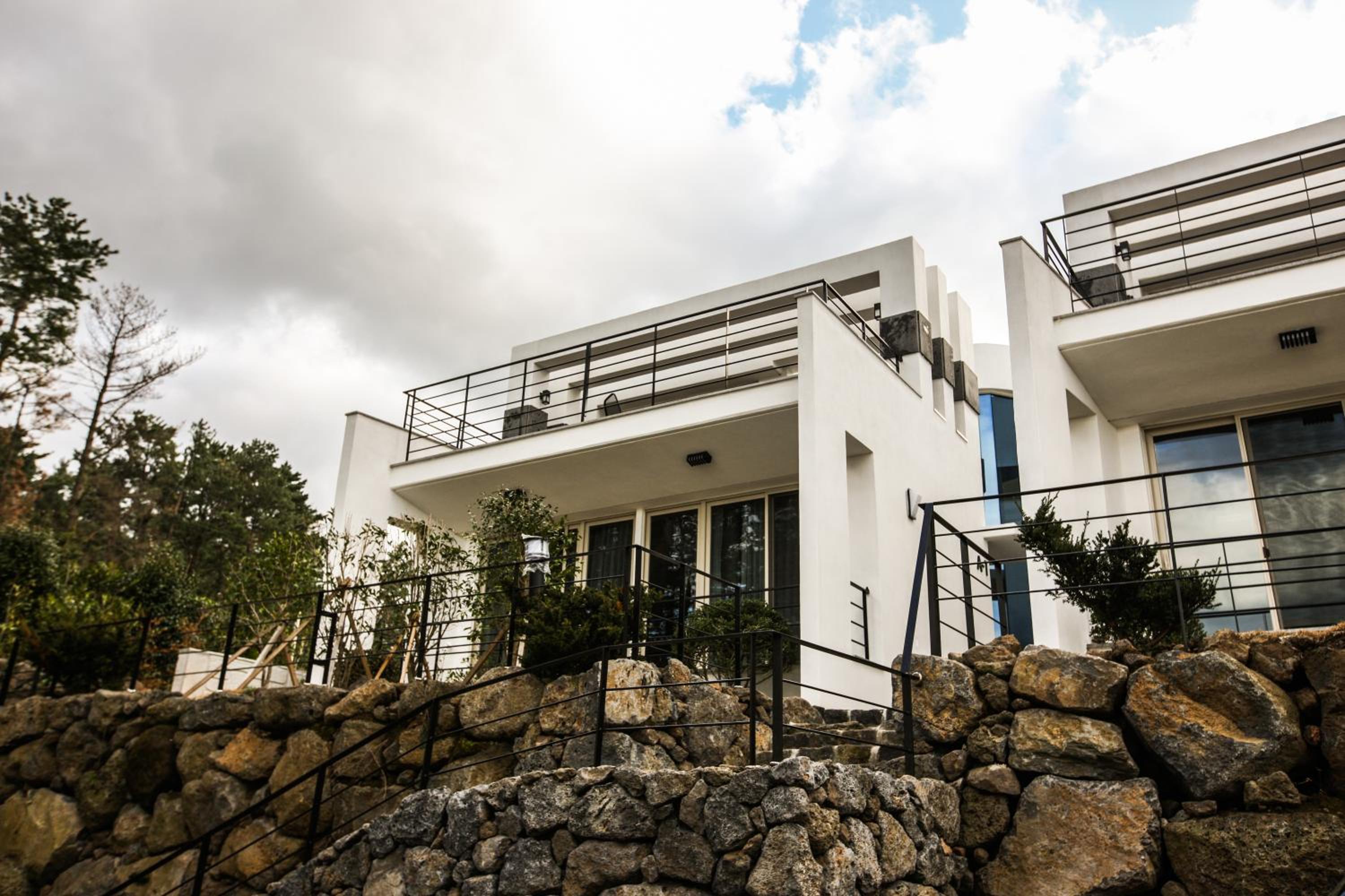 The Stay Christmas - main view