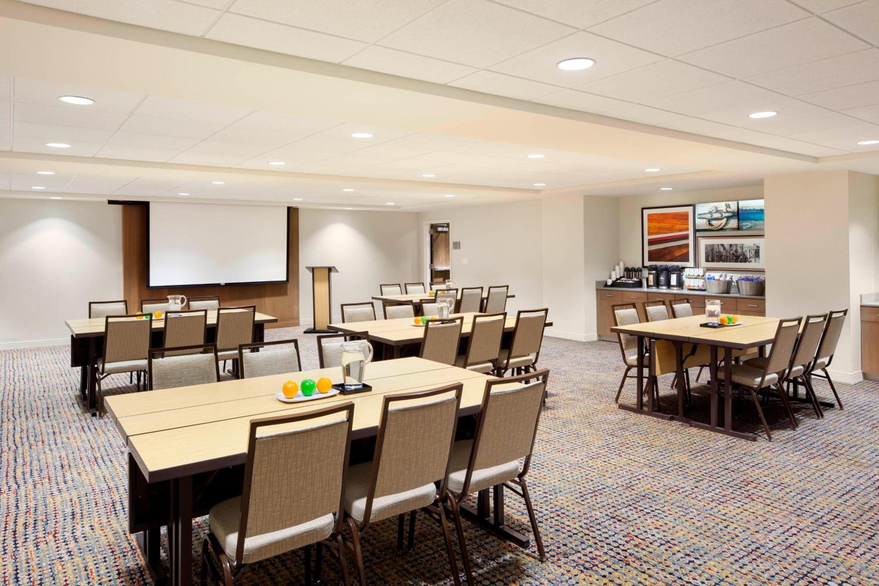 Portland Vacations - Courtyard by Marriott Portland Downtown/Waterfront - Property Image 19