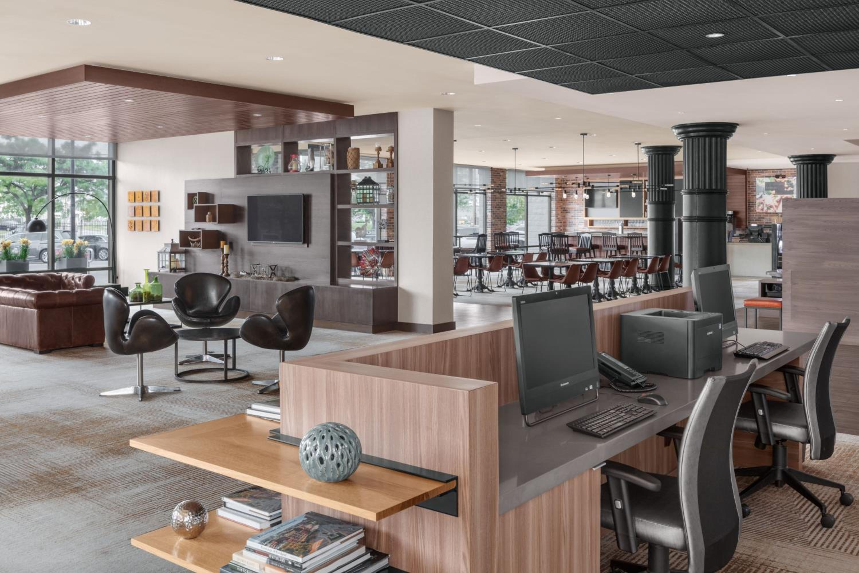 Portland Vacations - Courtyard by Marriott Portland Downtown/Waterfront - Property Image 3