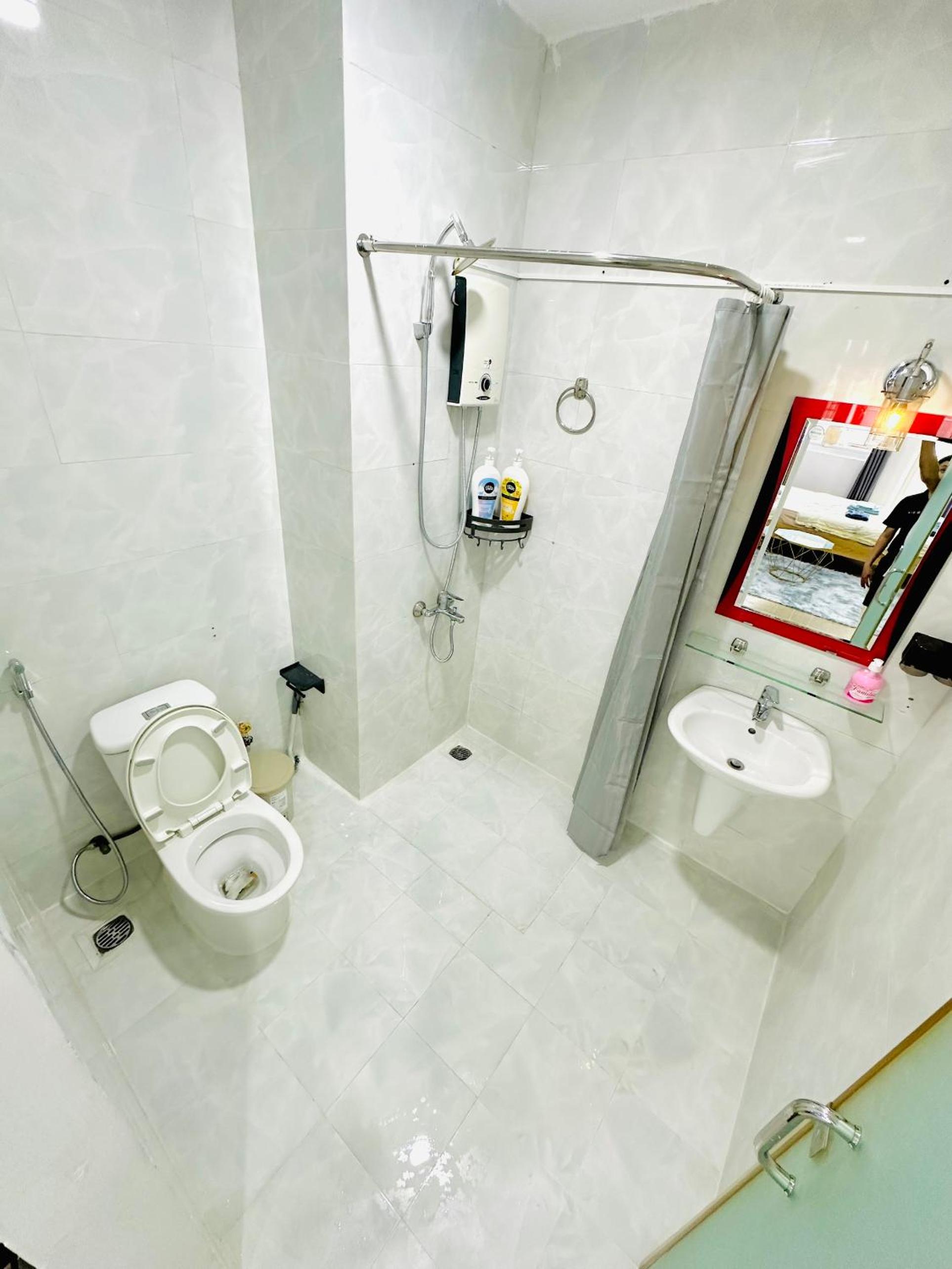 Spacious 1 BR with balcony