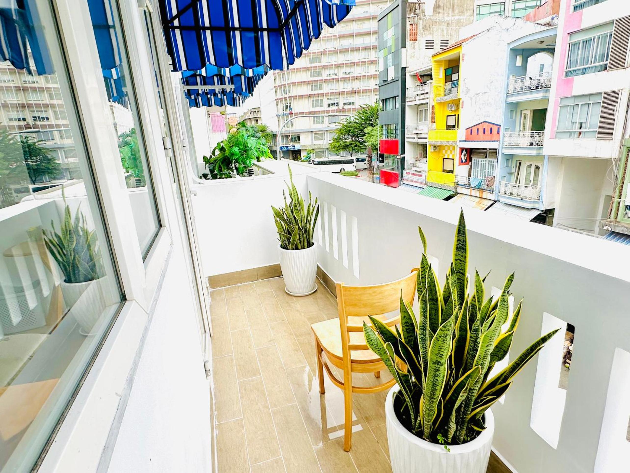 Spacious 1 BR with balcony