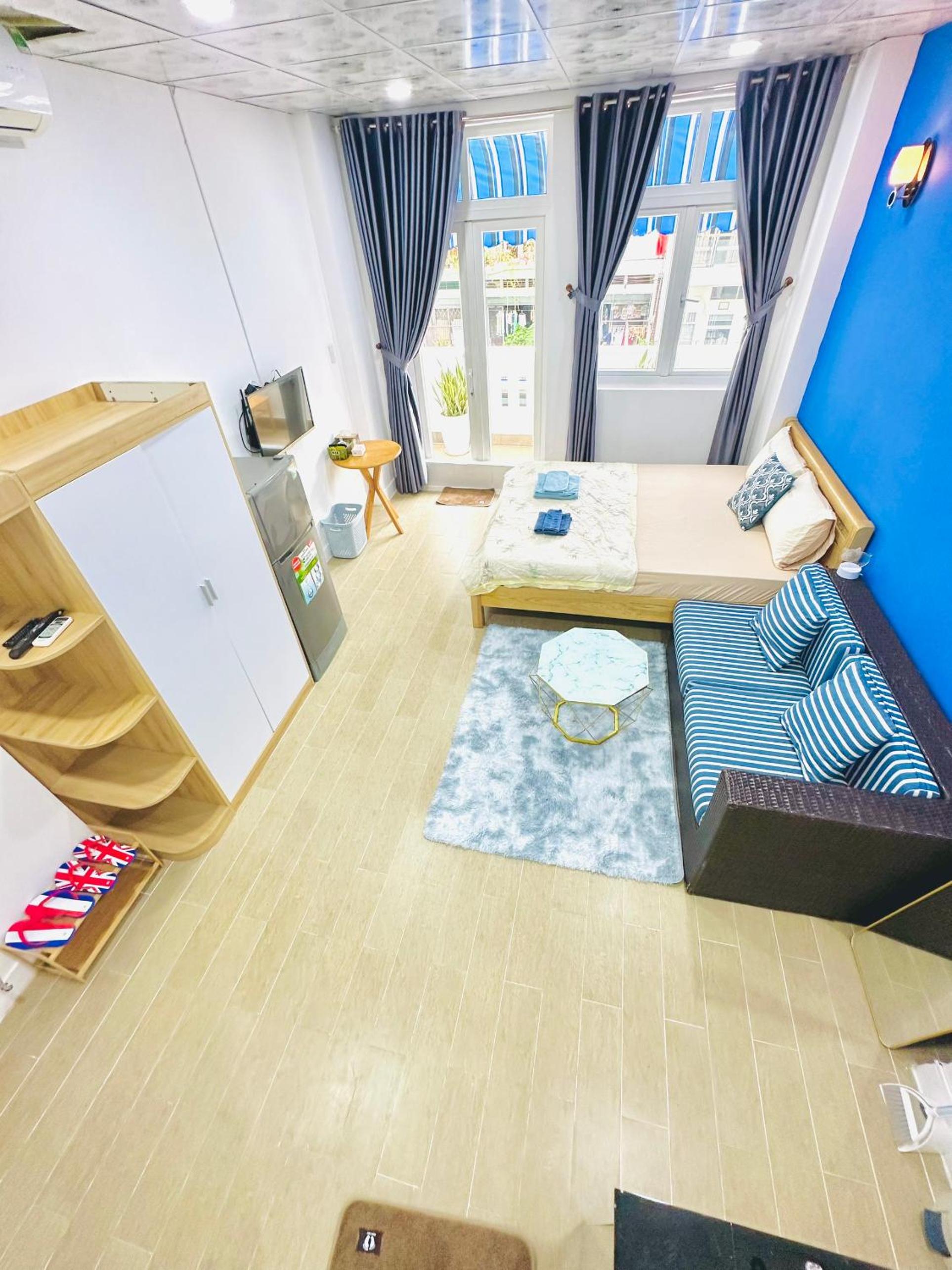 Spacious 1 BR with balcony