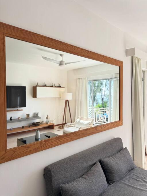 Beachfront Apt with Sea Views, 1 Min Walk to Beach - SD10 view 2