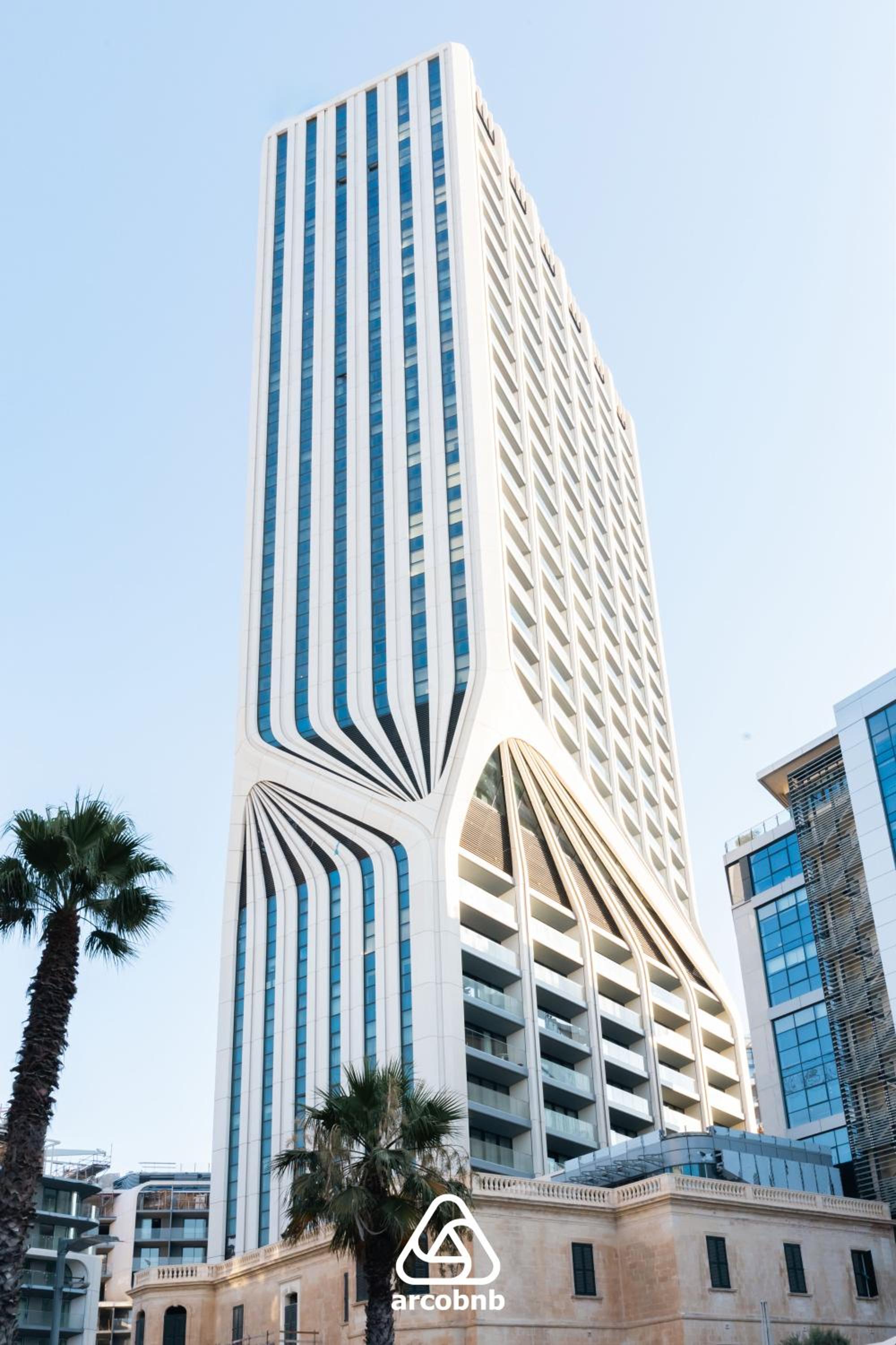 Mercury Tower Superb 1BR w/Rooftop Pool by ArcoCollection — St Julian's