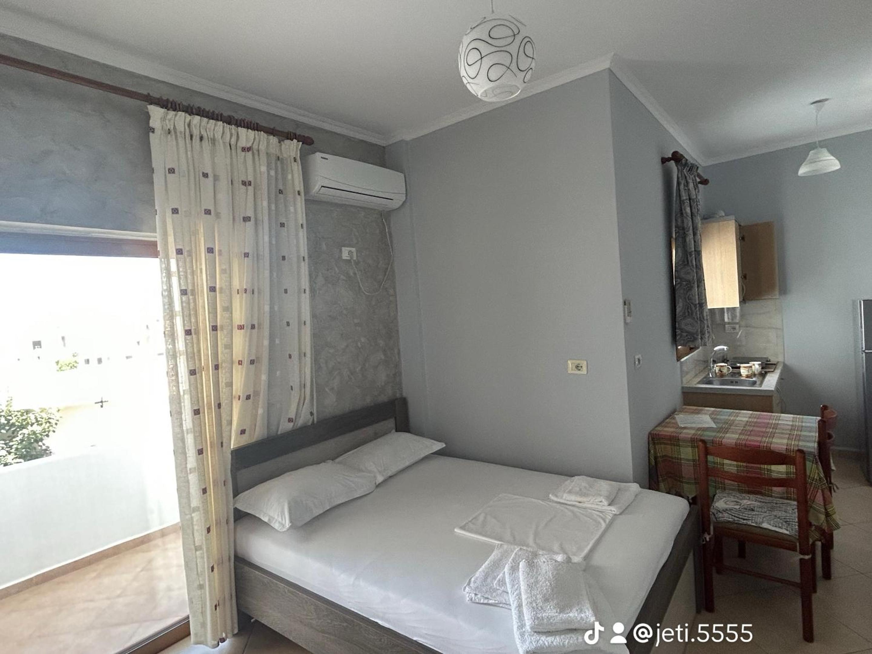 Jeti Guesthouse