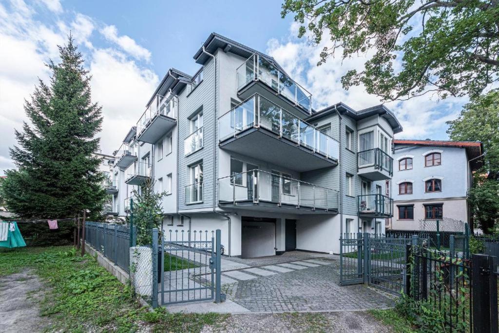 Chopina 29 - Apartamenty blisko plaży i Monte Cassino z parkingiem by Lion Apartments Sopot