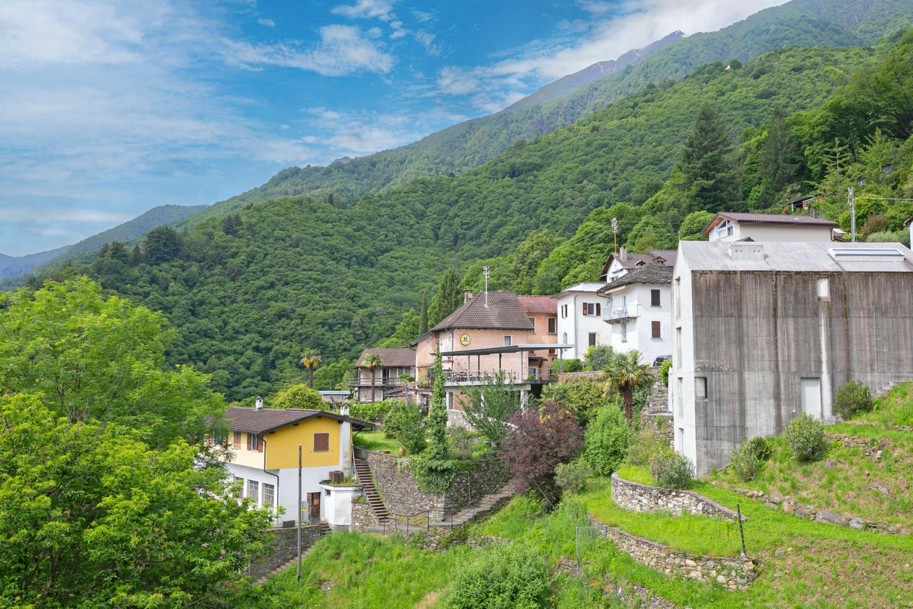 Rustic mountain Brissago Apartments