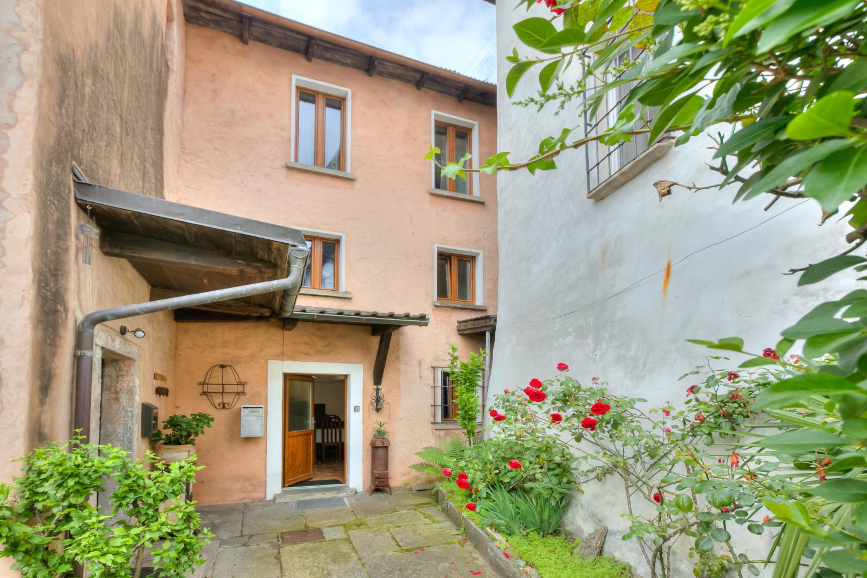 Rustic mountain Brissago Apartments