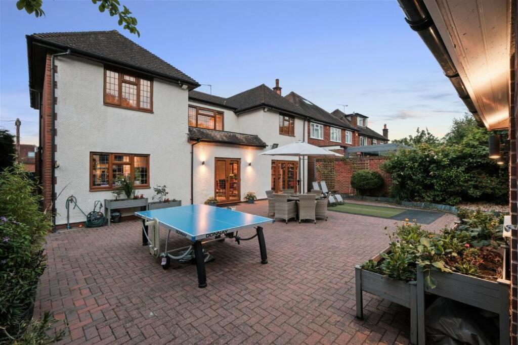 Premium 4BR Family Home w/ Garden Annex and Gym view 2
