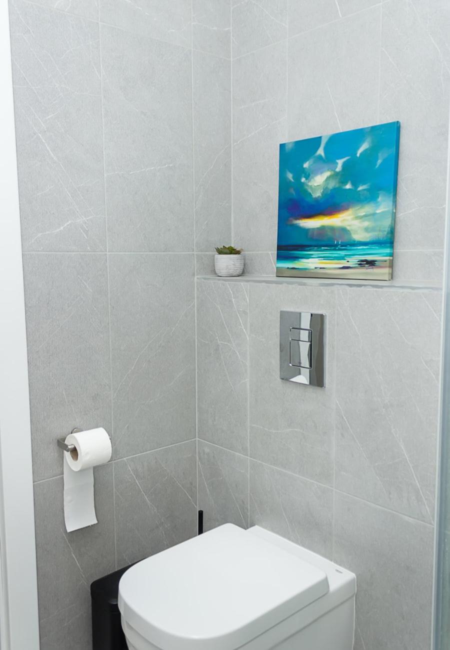 Sea View 1BD Modern Flat in Chayka
