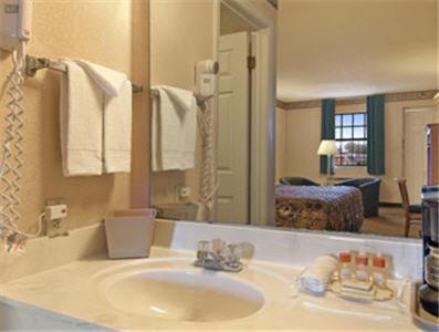 Days Inn by Wyndham Brownsville - Property Image 8