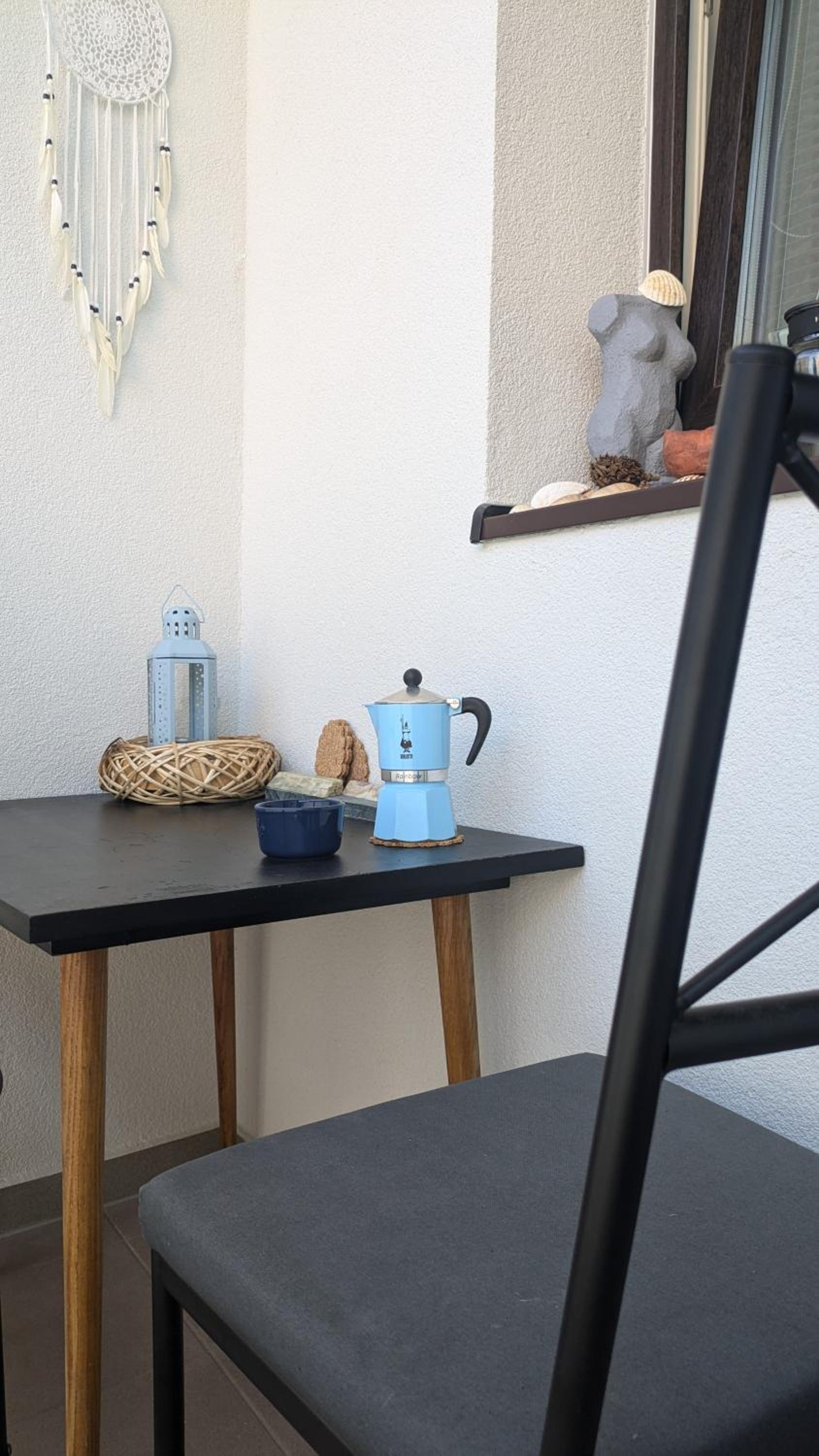 Retro Art room