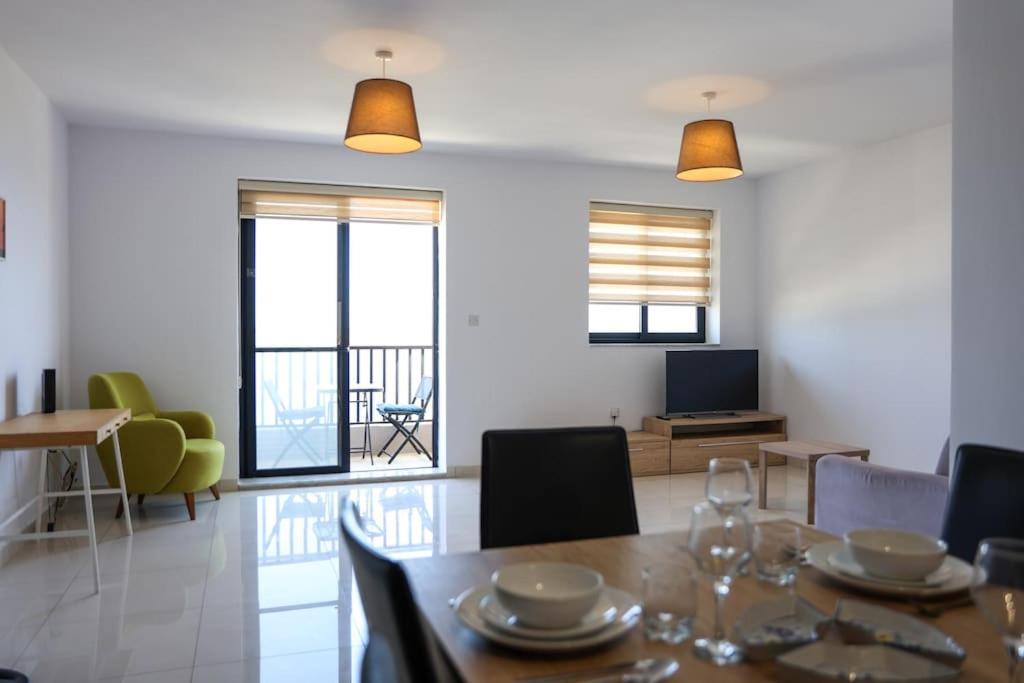 Stunning Sea View Haven at Seabreeze Court view 5
