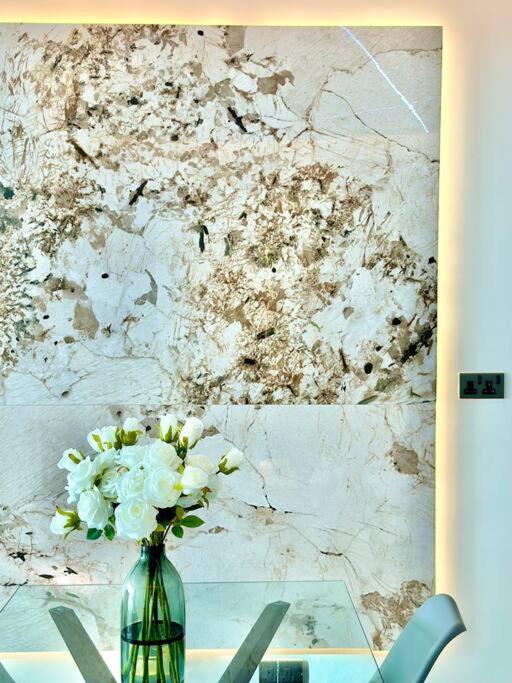 Grand 808 -Brand new luxurious 1 Bedroom Apartment view 5