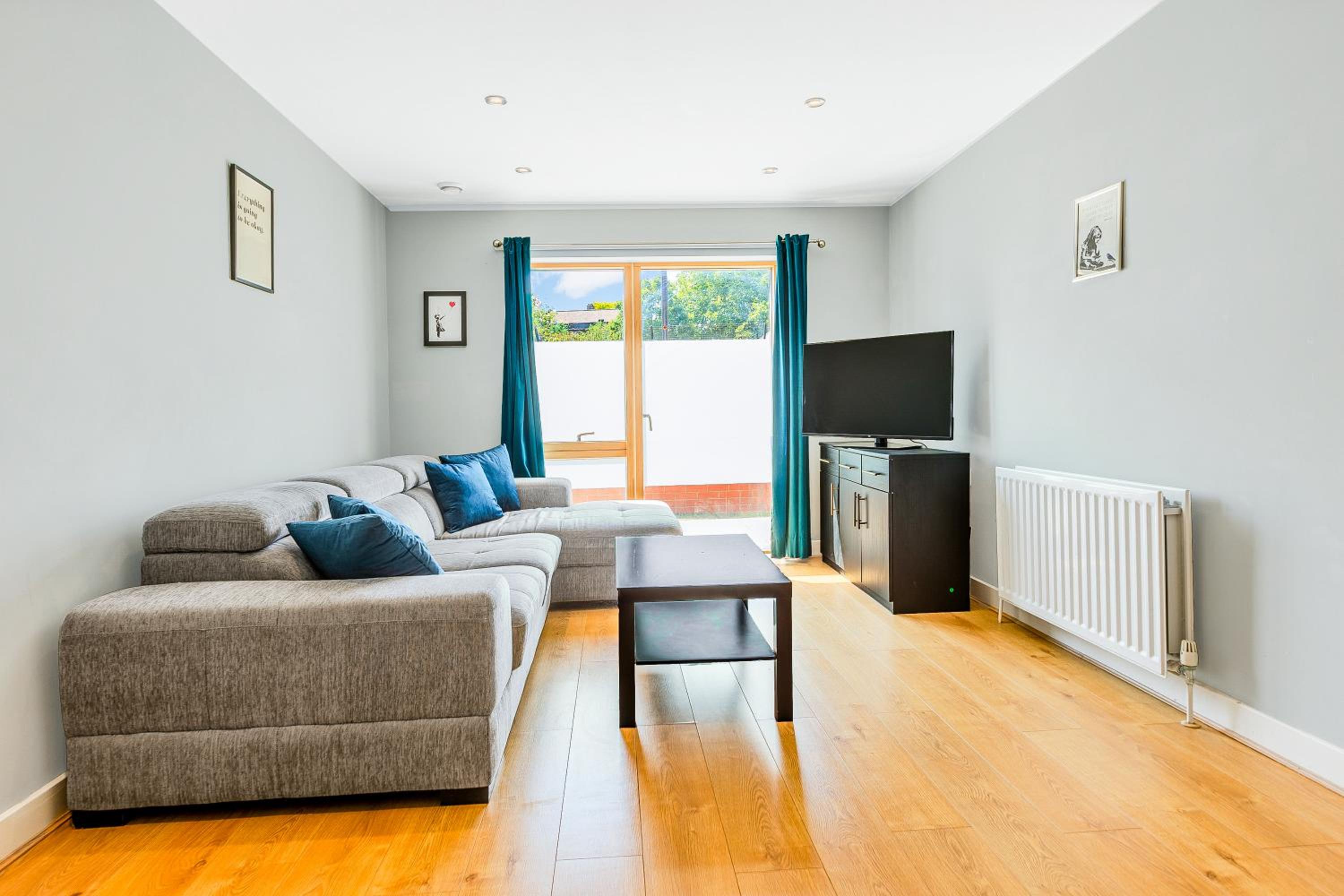 Peaceful 2BR with Garden in Vibrant Angel, Islington view 2