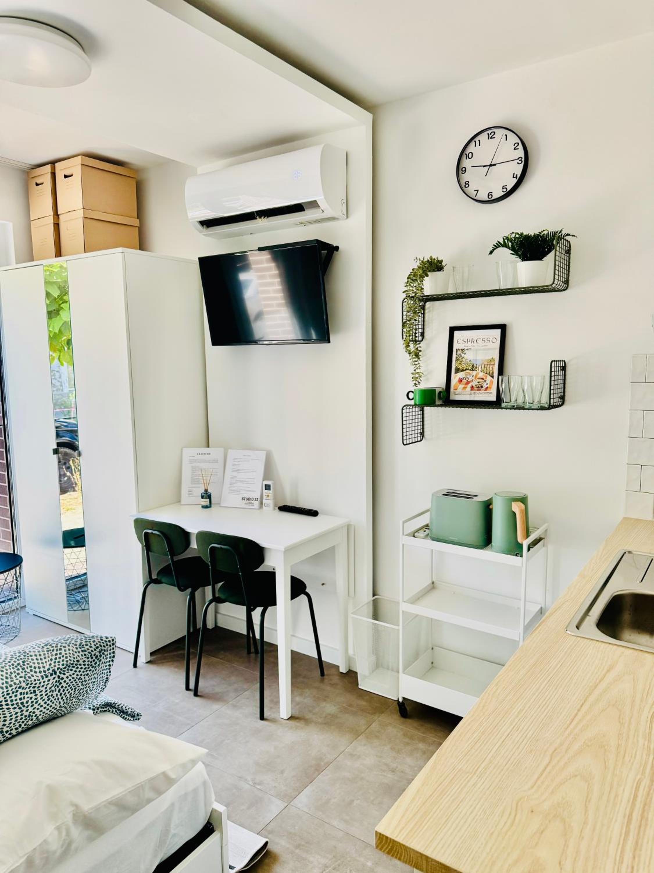 Studio 22 Apartment view 2