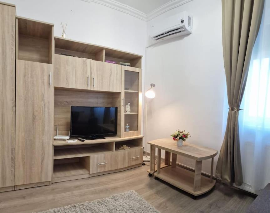 Studio mic și cochet in centru cu mic dejun inclus view 3
