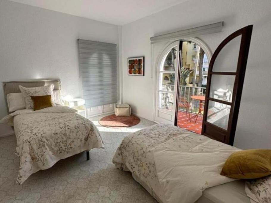 2 bdr apartment next to the beach in Puerto Banús view 3