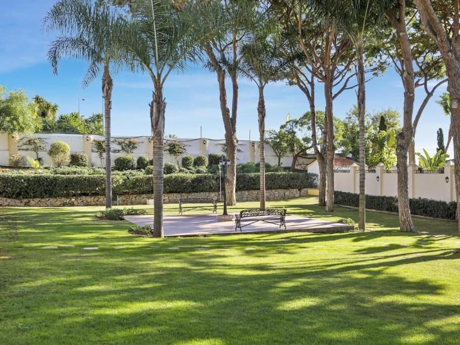 2 bdr apartment next to the beach in Puerto Banús view 5