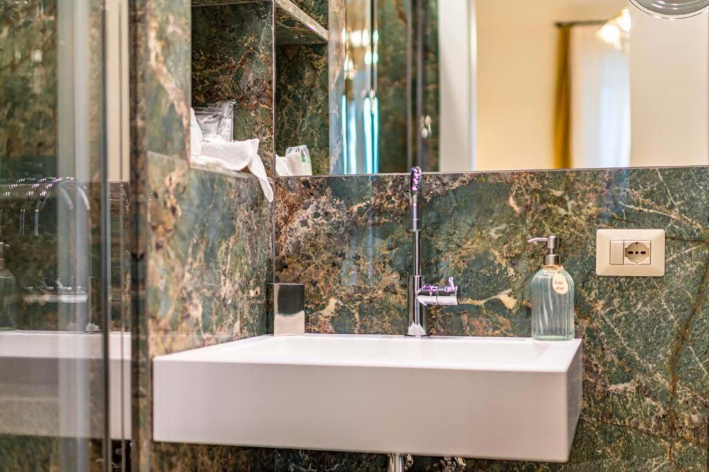 Riboty 10 Suites