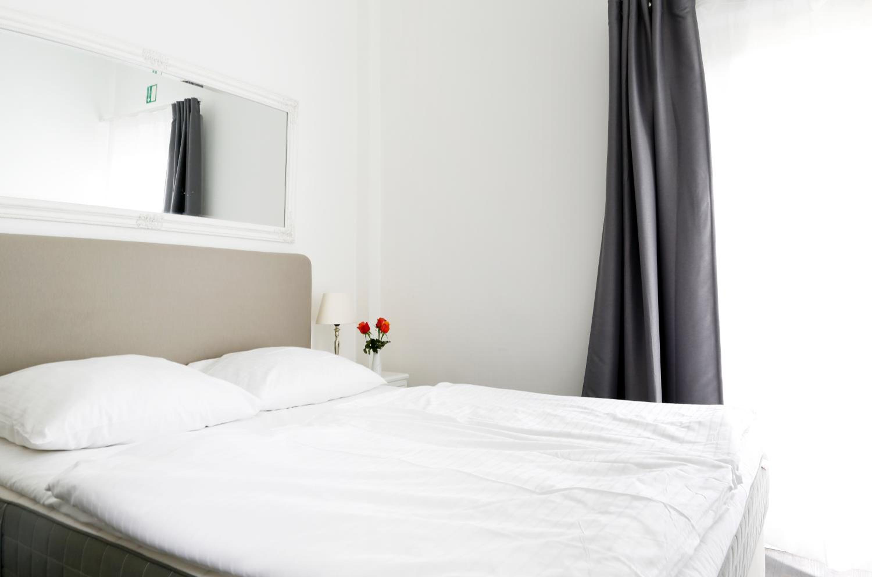 NIEB by ROCKCHAIR Apartments l SUPERHOST Status l 3 Bedrooms Boxspringbeds 3 Bathrooms in Center 