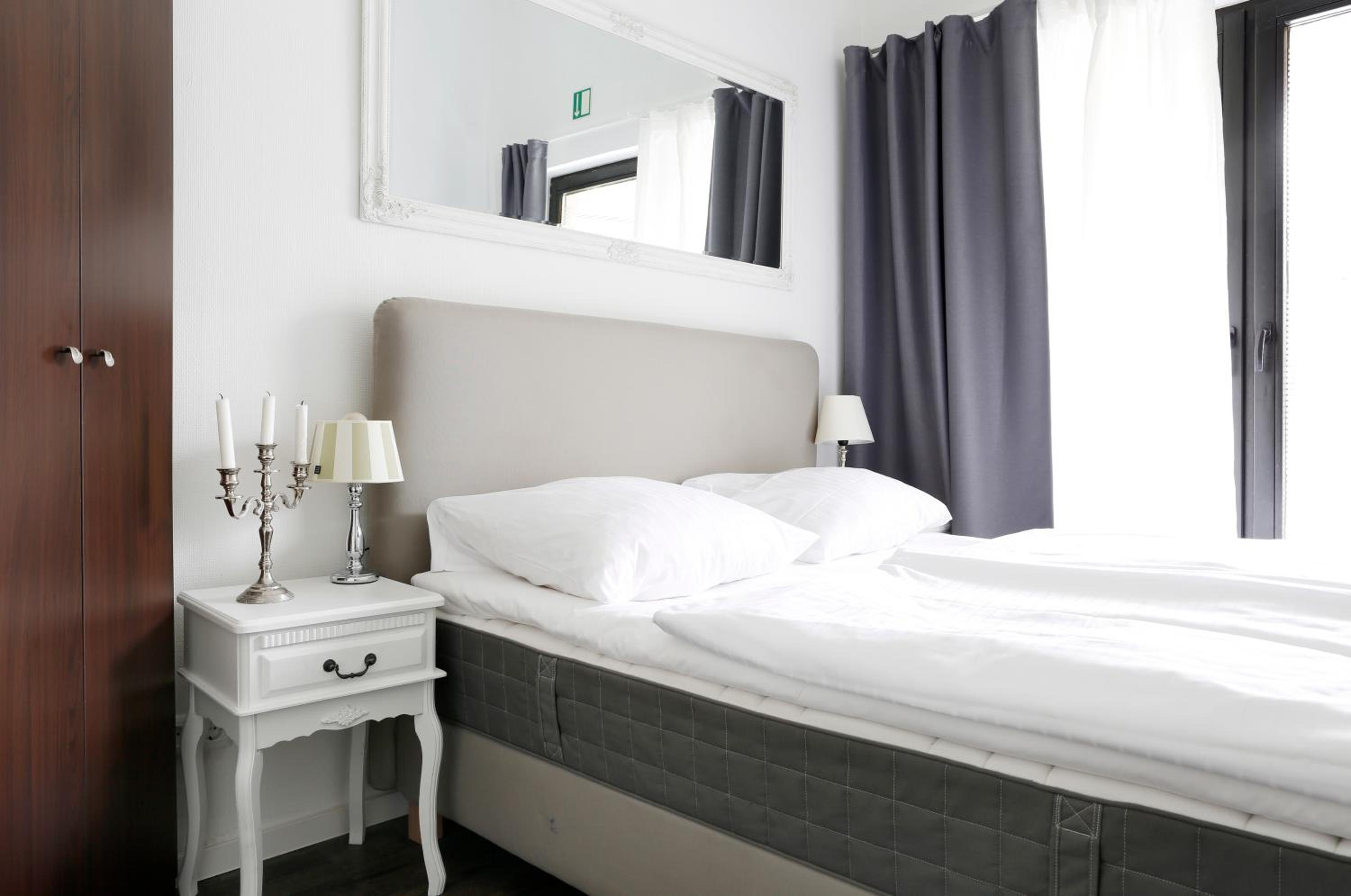 NIEB by ROCKCHAIR Apartments l SUPERHOST Status l 3 Bedrooms Boxspringbeds 3 Bathrooms in Center 