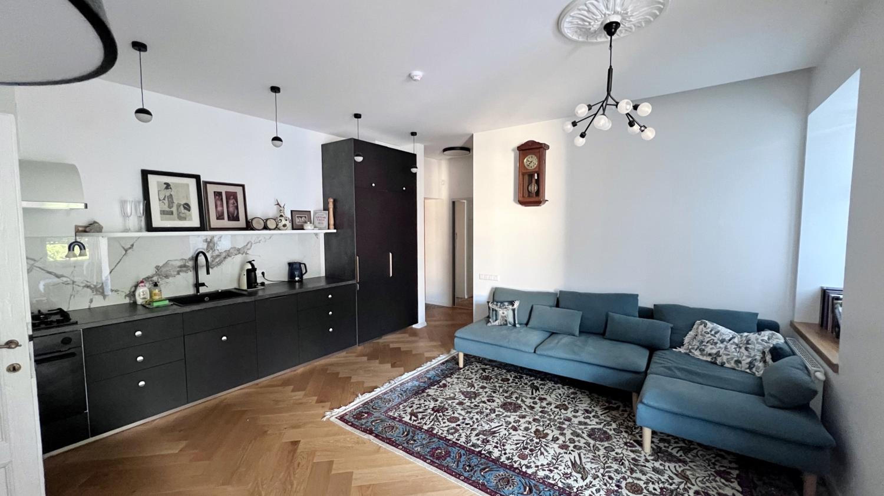 NEW! WARM and COSY apartment with private ENTRANCE and PARKING in a city center view 5