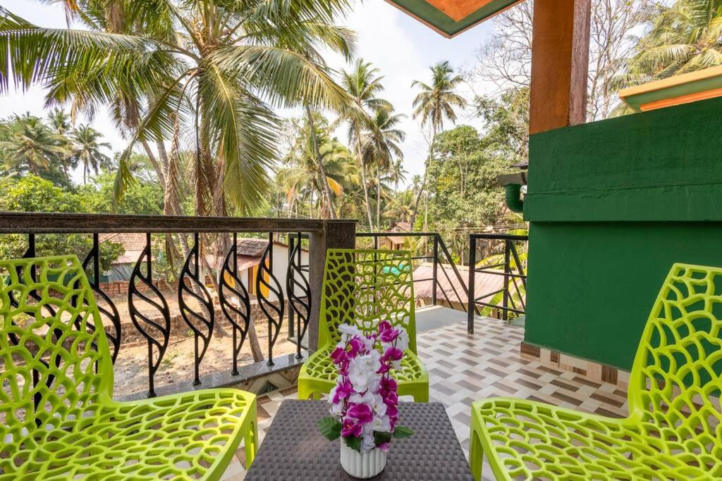 1BHK Fully Furnished 4 Min Ride To The Beach view 3