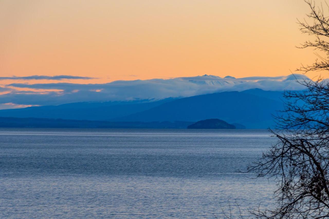 Gather Taupo - Lakefront House - Spa Pool view 3