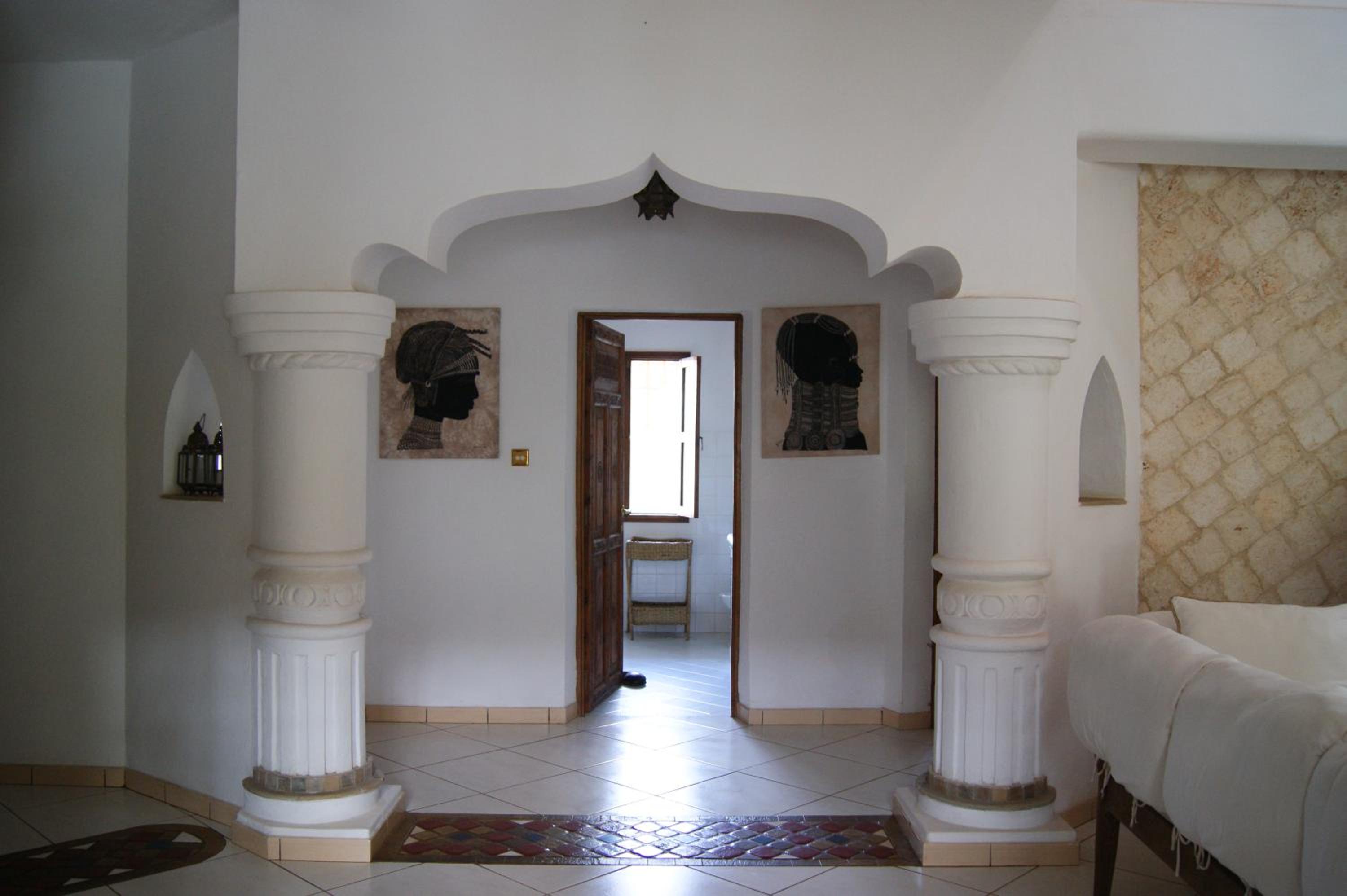Shikamoo Cottage