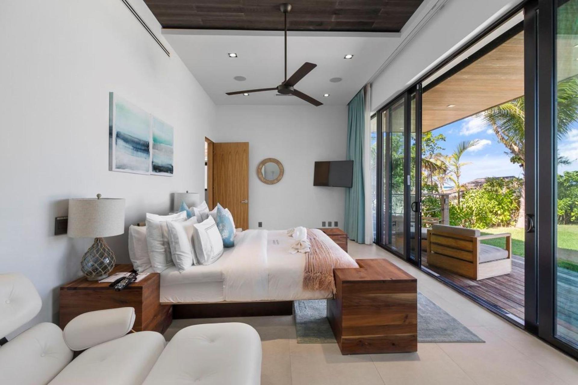 Luxurious Ocean Front Mansion in The Bahamas