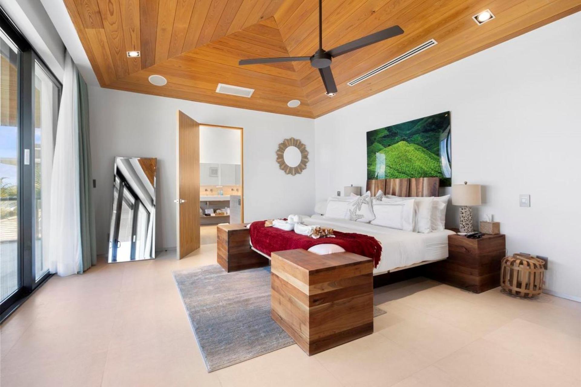 Luxurious Ocean Front Mansion in The Bahamas