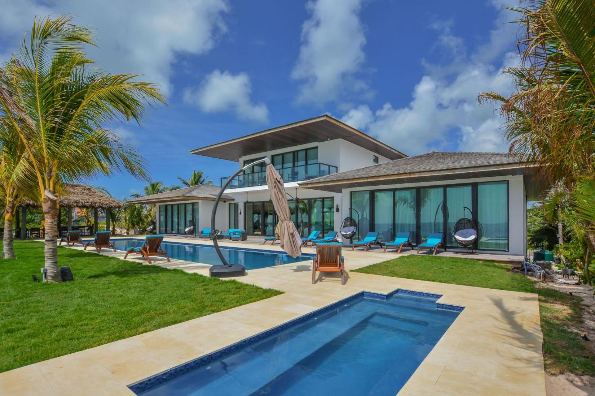 Luxurious Ocean Front Mansion in The Bahamas